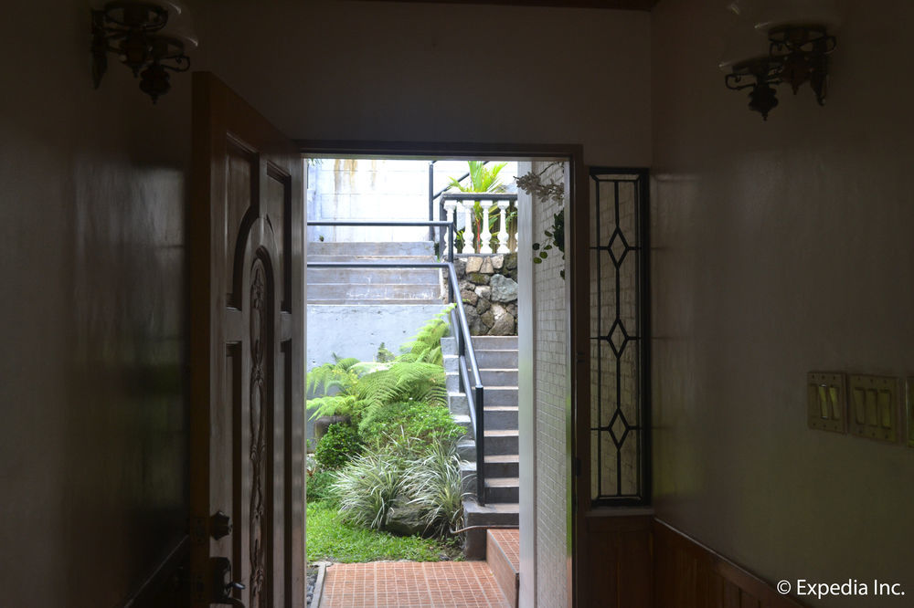 Chateau Beatrice タガイタイ エクステリア 写真